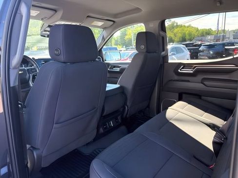 Used 2023 Chevrolet Silverado 1500 LT AWD/4WD image 18
