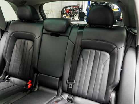 Used 2018 Audi Q5 2.0T Premium Plus w/ Premium Plus Package image 37