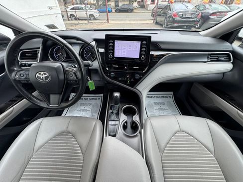 Used 2024 Toyota Camry SE image 13