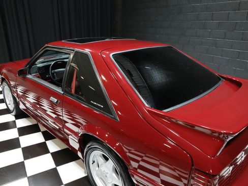 Used 1990 Ford Mustang GT RWD image 28