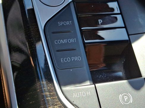 Used 2023 BMW 330i xDrive Sedan w/ Premium Package AWD/4WD image 21