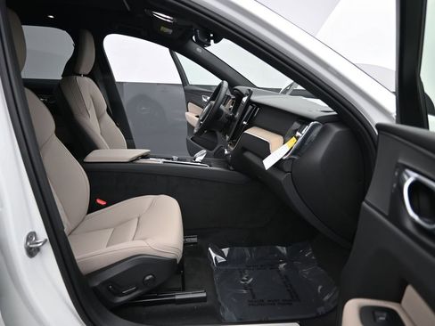 New 2026 Volvo XC60 B5 Plus w/ Protection Package Premier AWD/4WD image 14