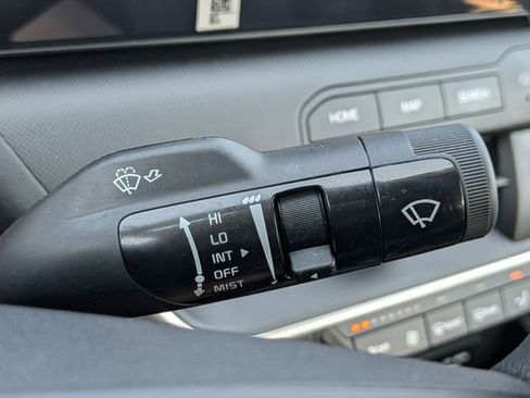 Used 2025 Kia K4 LXS FWD image 28