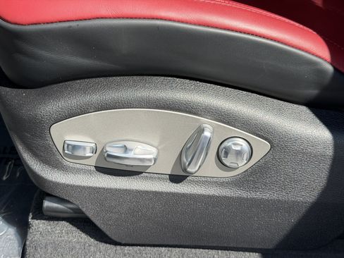 Certified 2026 Porsche Macan AWD/4WD image 26