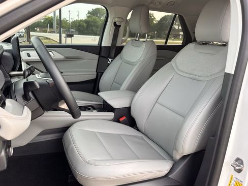 Used 2026 Ford Explorer Active w/ Active Comfort Package RWD image 25
