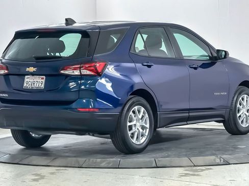 Used 2023 Chevrolet Equinox LS FWD image 2