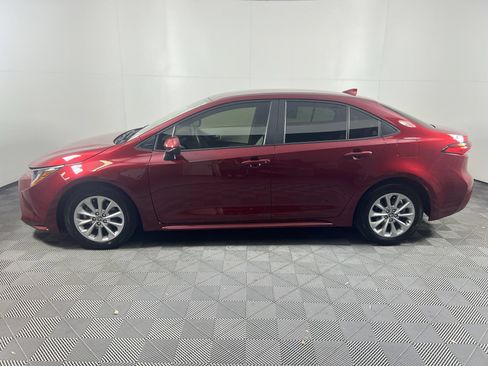 Used 2022 Toyota Corolla LE w/ LE Convenience Package FWD image 10