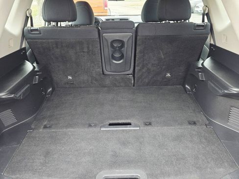 Used 2017 Nissan Rogue S FWD image 12