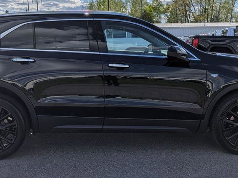 Used 2023 Cadillac XT4 Luxury w/ Cold Weather Package AWD/4WD image 7