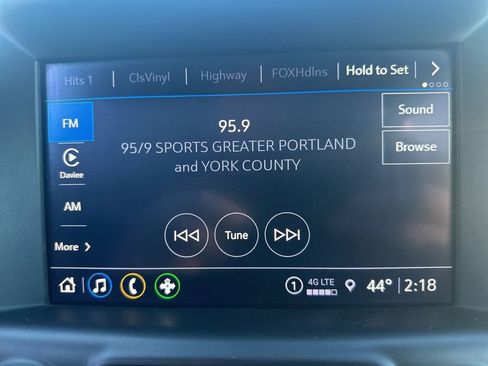 Used 2023 GMC Terrain SLT image 23