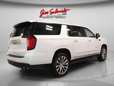 Used 2023 GMC Yukon XL Denali AWD/4WD image 6