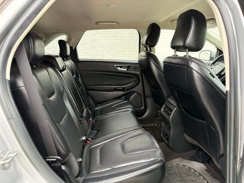 Used 2020 Ford Edge Titanium FWD image 10