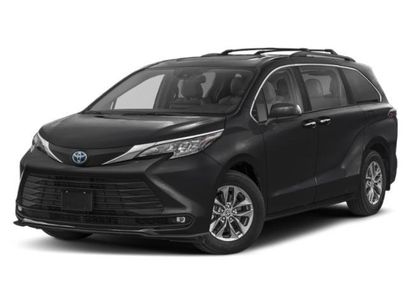 Used 2025 Toyota Sienna XLE