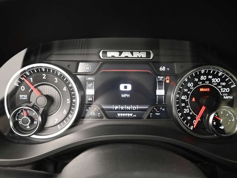 Used 2022 RAM 1500 Laramie AWD/4WD image 7