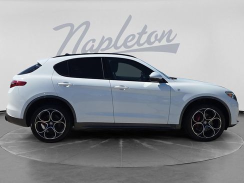 Used 2023 Alfa Romeo Stelvio Ti AWD/4WD image 9