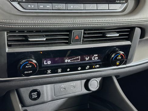 Used 2025 Nissan Rogue SV image 22