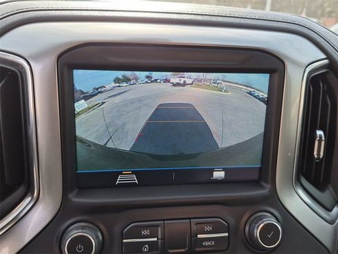 Used 2021 Chevrolet Silverado 1500 LT Trail Boss image 17