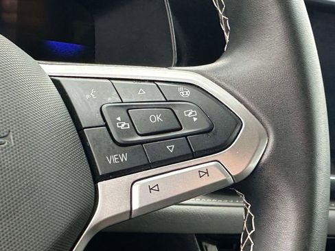 Used 2024 Volkswagen Taos SE image 27