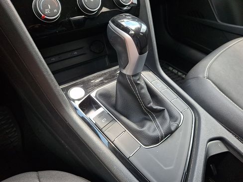 Certified 2023 Volkswagen Taos SE FWD image 14