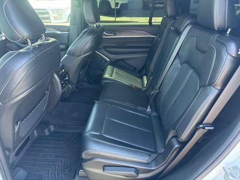 Certified 2022 Jeep Grand Cherokee L Overland AWD/4WD image 29