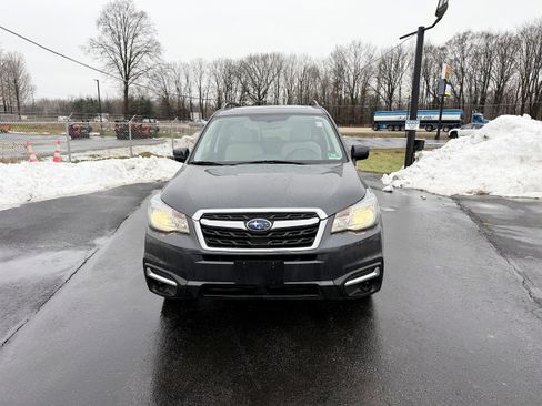 Used 2017 Subaru Forester 2.5i Premium w/ All-Weather Package image 4