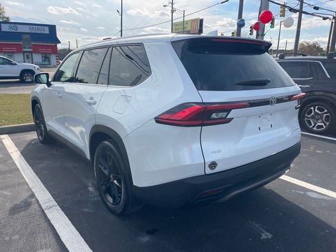 Used 2024 Toyota Grand Highlander Platinum image 12