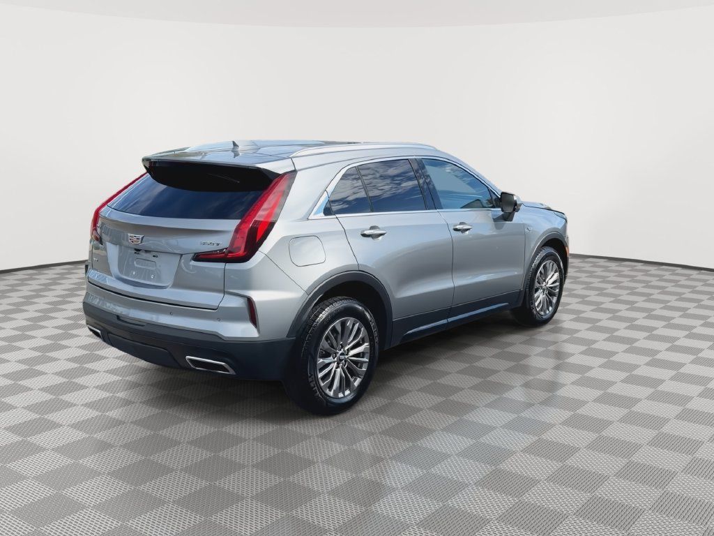 Used 2025 Cadillac XT4 Premium Luxury AWD/4WD image 8