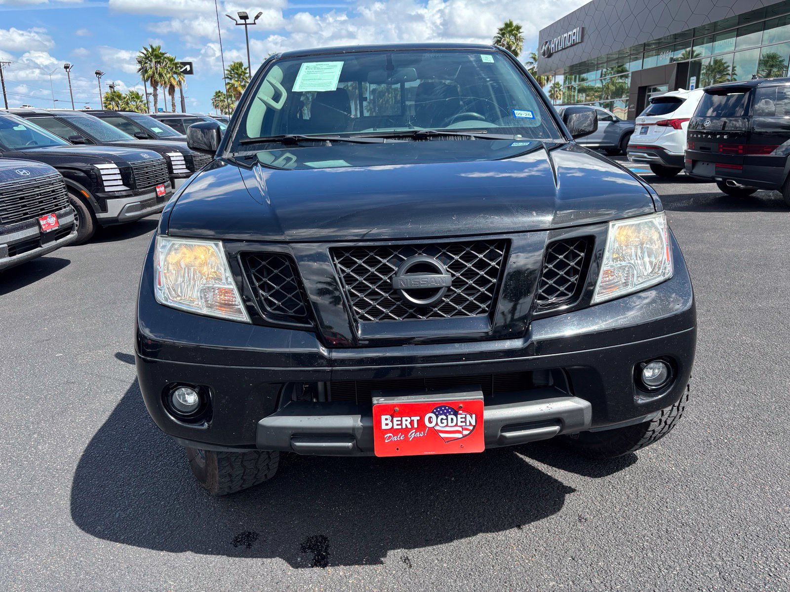 Used 2020 Nissan Frontier SV w/ Midnight Edition Floor Mats RWD image 2