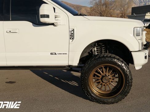 Used 2022 Ford F350 Platinum image 13