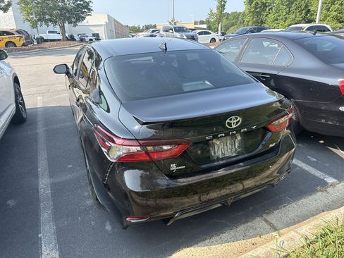 Used 2024 Toyota Camry SE FWD image 9
