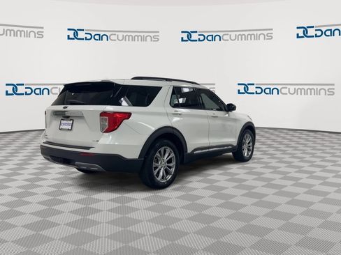 Used 2020 Ford Explorer XLT w/ Equipment Group 202A AWD/4WD image 8