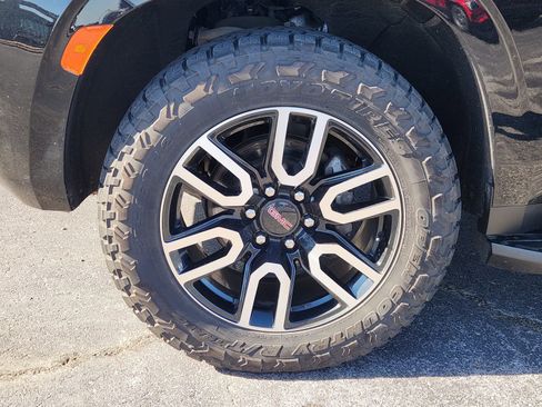 Used 2022 GMC Yukon AT4 image 14