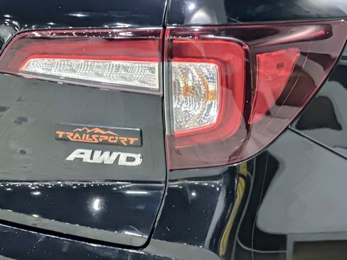 Used 2022 Honda Pilot TrailSport image 12