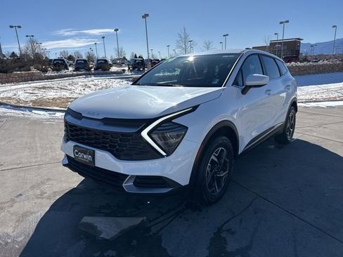 Used 2024 Kia Sportage LX image 3