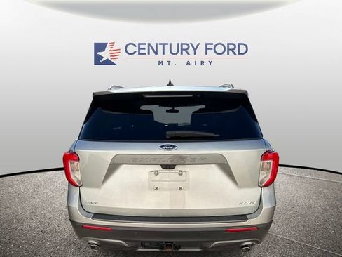 Certified 2023 Ford Explorer XLT w/ Equipment Group 202A AWD/4WD image 3