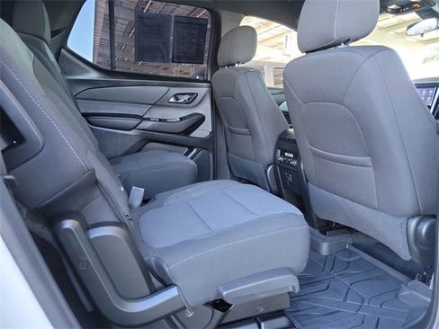 Used 2023 Chevrolet Traverse LT image 24