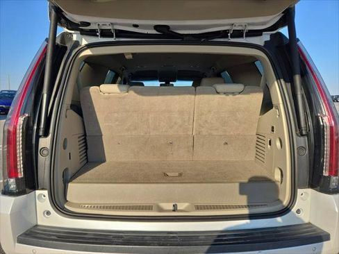 Used 2018 Cadillac Escalade 2WD image 21