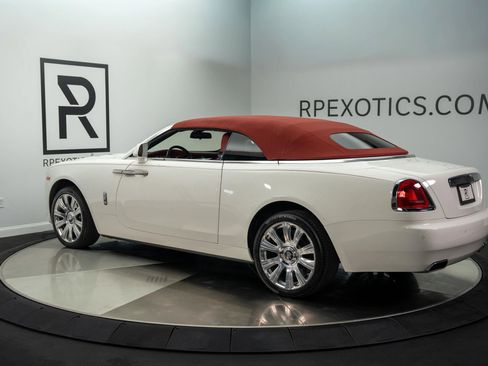 Used 2017 Rolls-Royce Dawn image 8