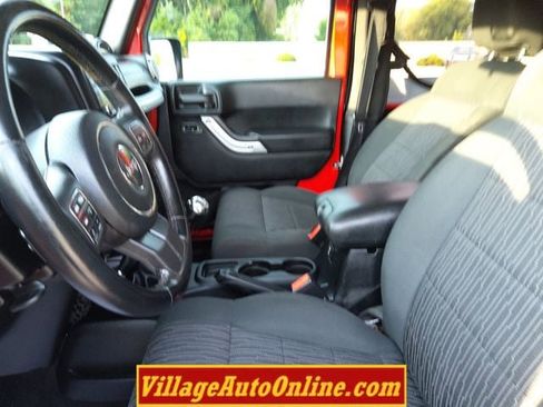 Used 2012 Jeep Wrangler Rubicon w/ PWR Convenience Group image 17