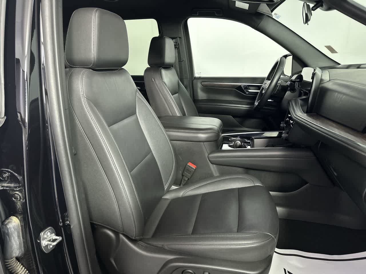 Used 2025 Chevrolet Tahoe LT AWD/4WD image 20