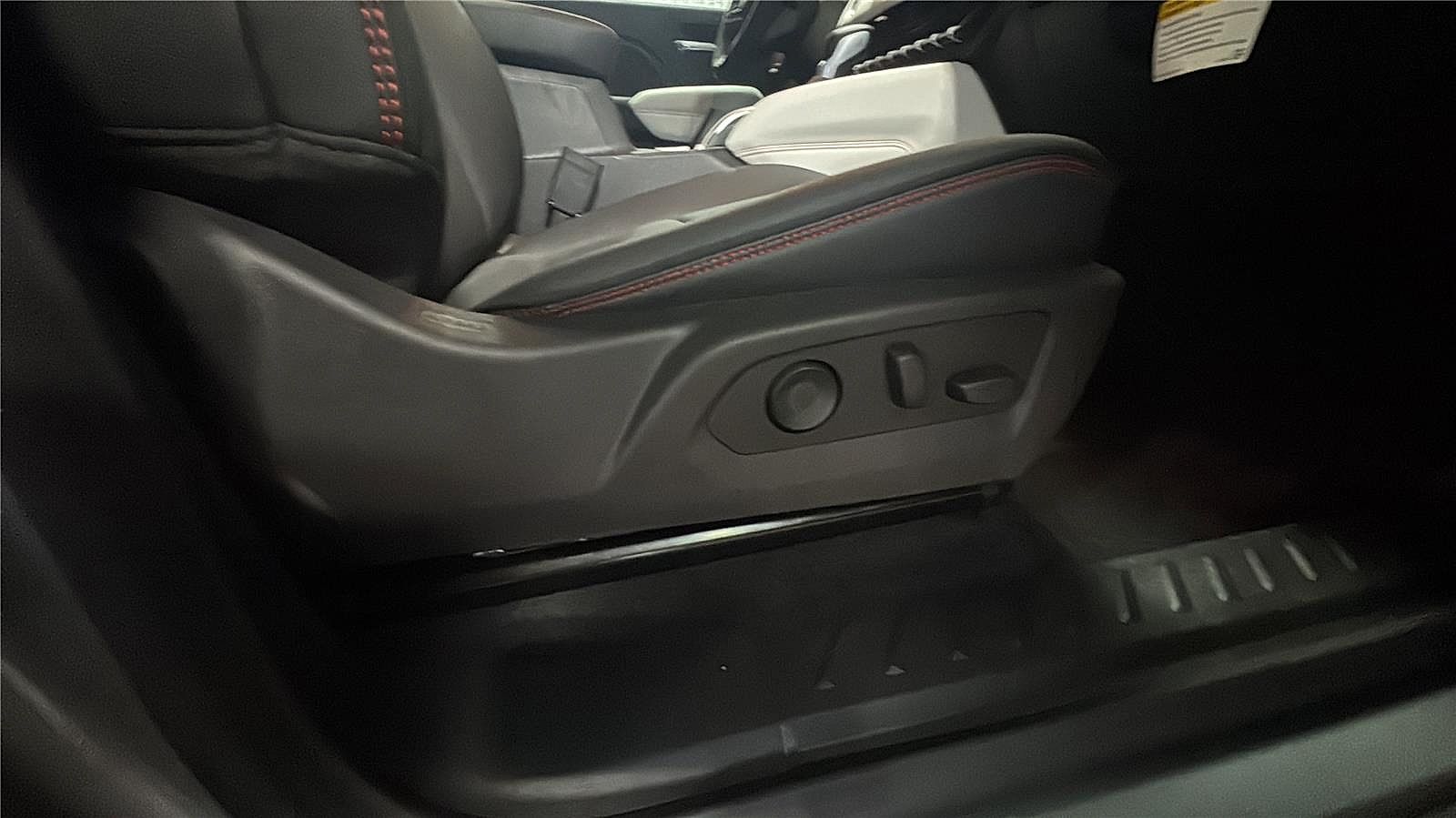 New 2025 GMC Canyon AT4 w/ AT4X AEV Edition AWD/4WD image 24
