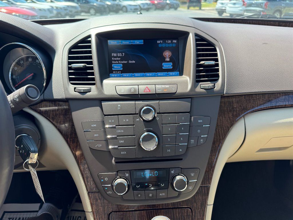 Used 2013 Buick Regal Leather FWD image 15