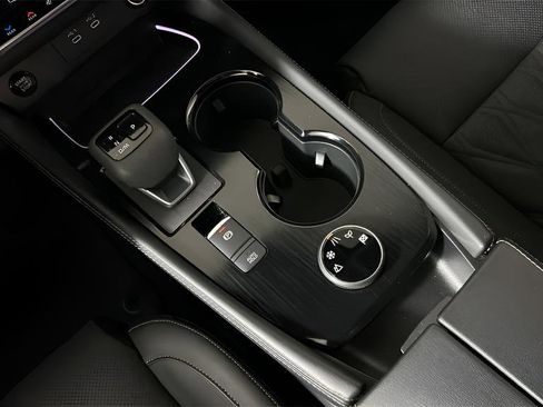 Used 2024 Nissan Rogue Platinum w/ Platinum Premium Package image 30