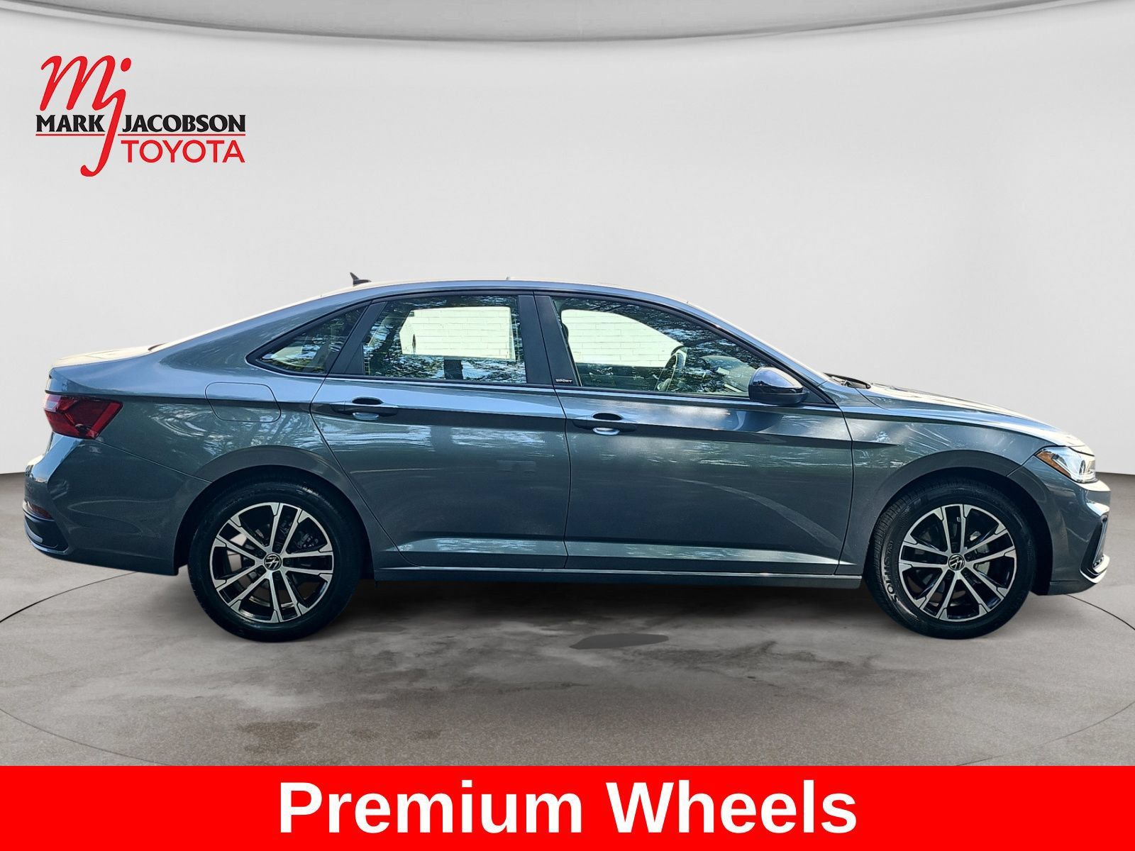 Used 2025 Volkswagen Jetta Sport FWD image 6