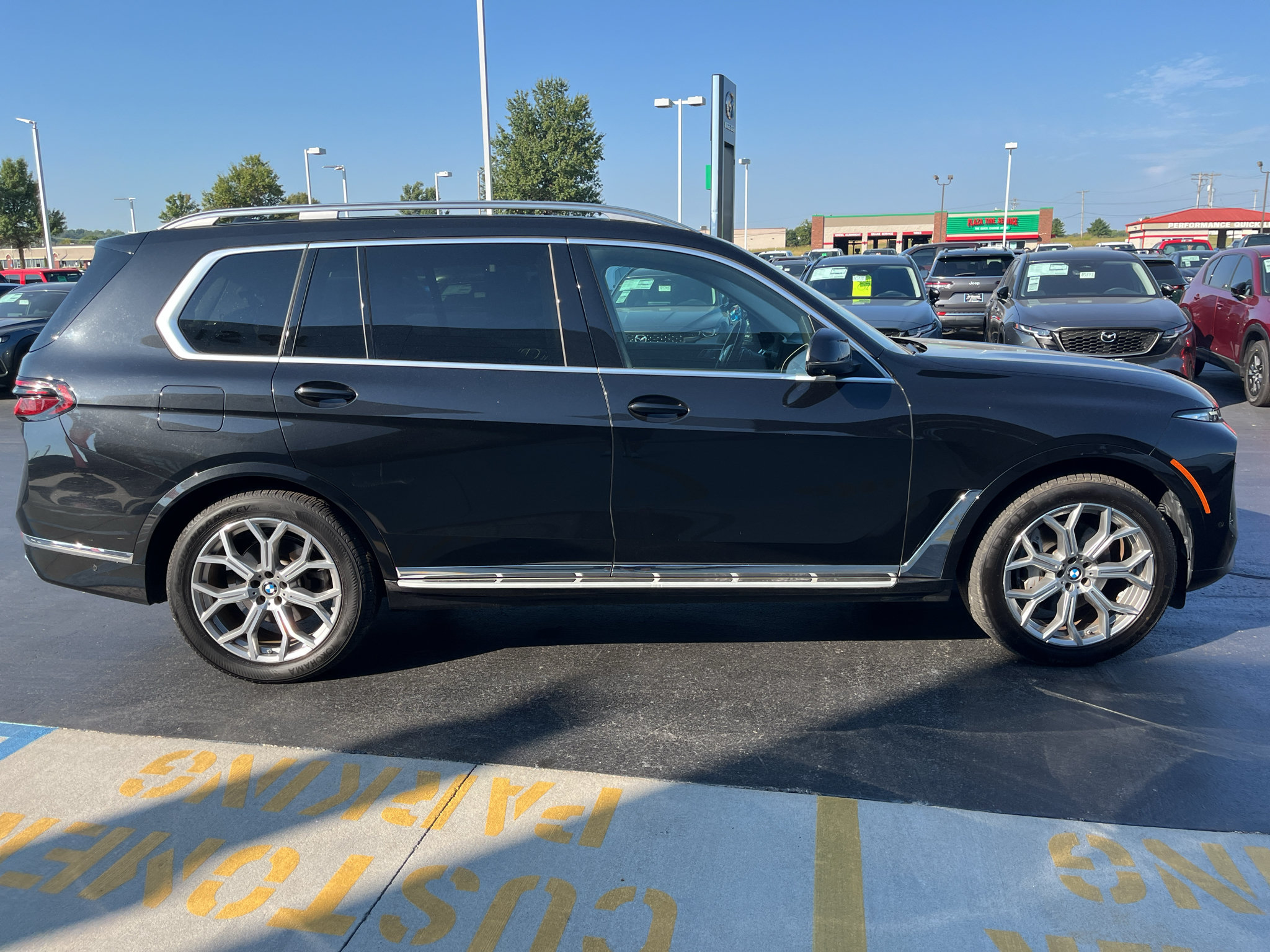 Used 2025 BMW X7 xDrive40i AWD/4WD image 8