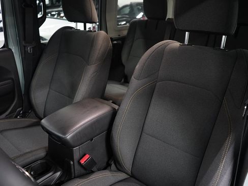 Used 2024 Jeep Wrangler Unlimited AWD/4WD image 12
