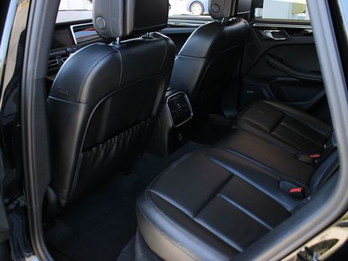 Used 2021 Porsche Macan AWD/4WD image 14