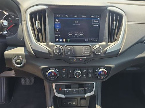 Used 2022 GMC Terrain SLT w/ Infotainment Package II image 19