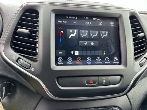 Used 2022 Jeep Cherokee Latitude w/ Trailer Tow Group image 26