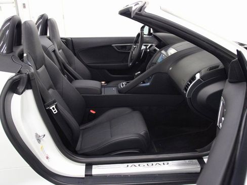 Used 2024 Jaguar F-TYPE R-Dynamic image 21